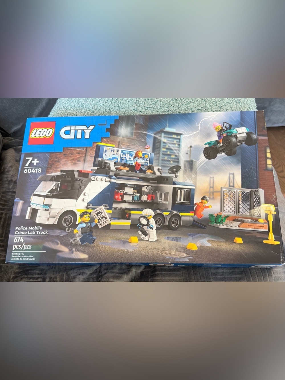 Brand new LEGO 60418 City Police Mobile Crime Lab Truck - Picture 3 of 3